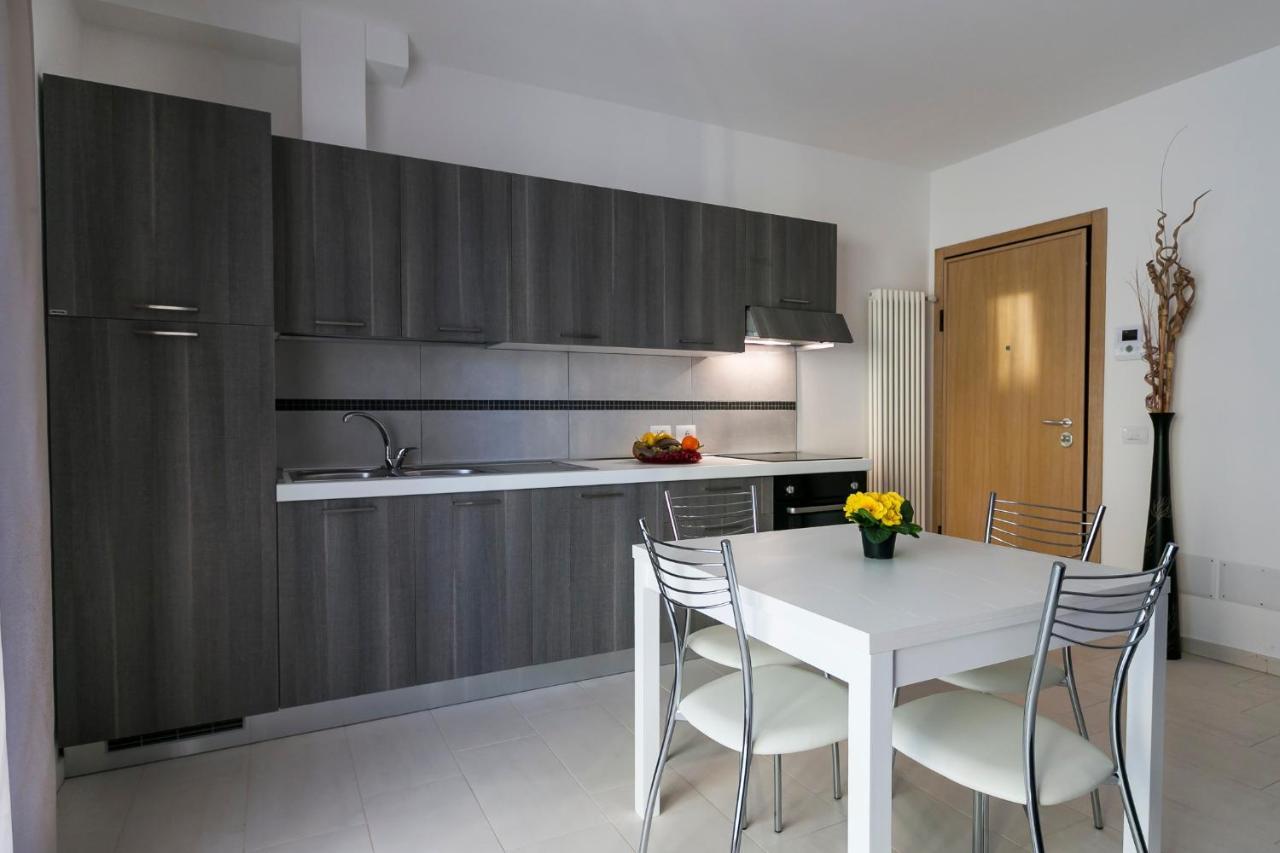 Residenza Riva Azzurra Aparthotel Римини Екстериор снимка