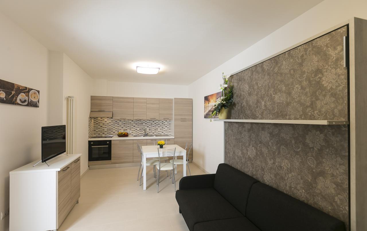 Residenza Riva Azzurra Aparthotel Римини Екстериор снимка