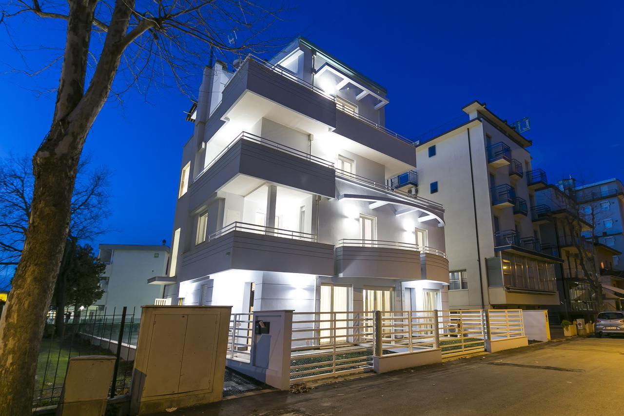 Residenza Riva Azzurra Aparthotel Римини Екстериор снимка