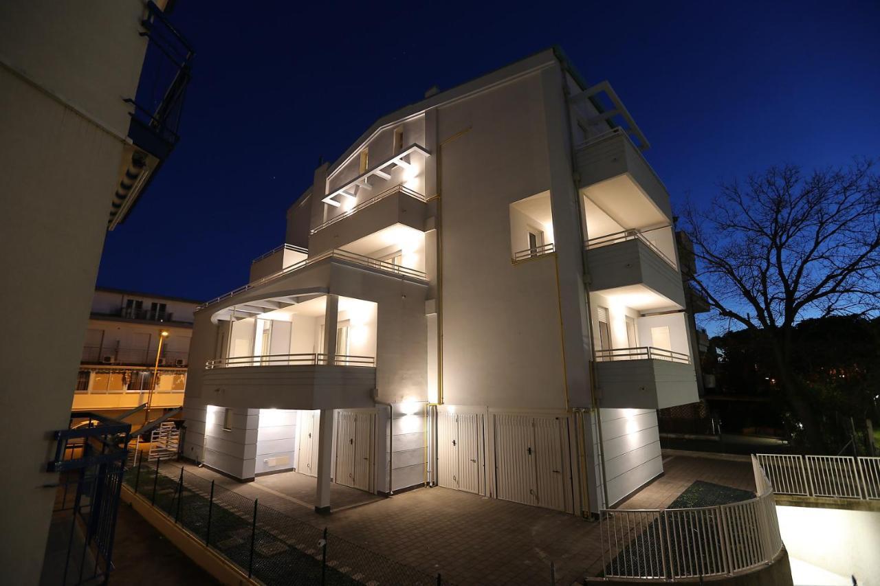Residenza Riva Azzurra Aparthotel Римини Стая снимка