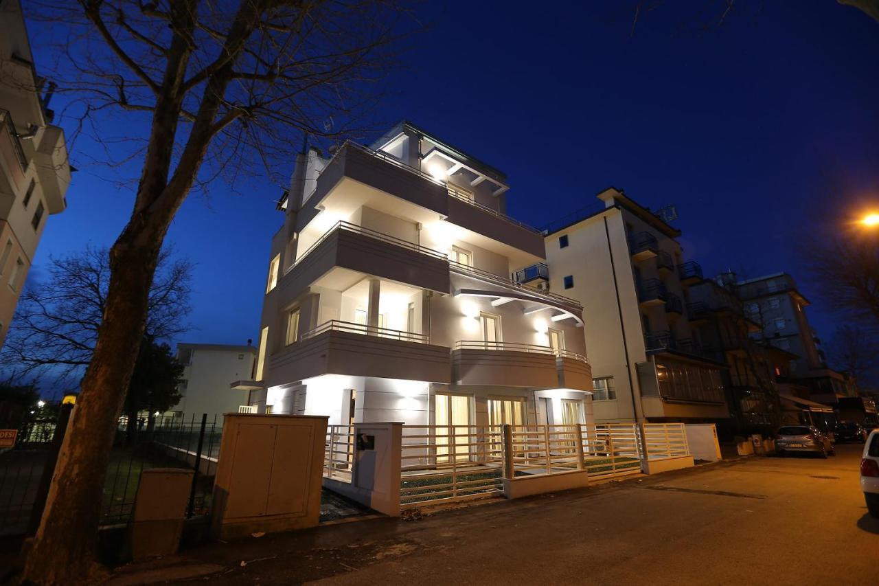Residenza Riva Azzurra Aparthotel Римини Стая снимка